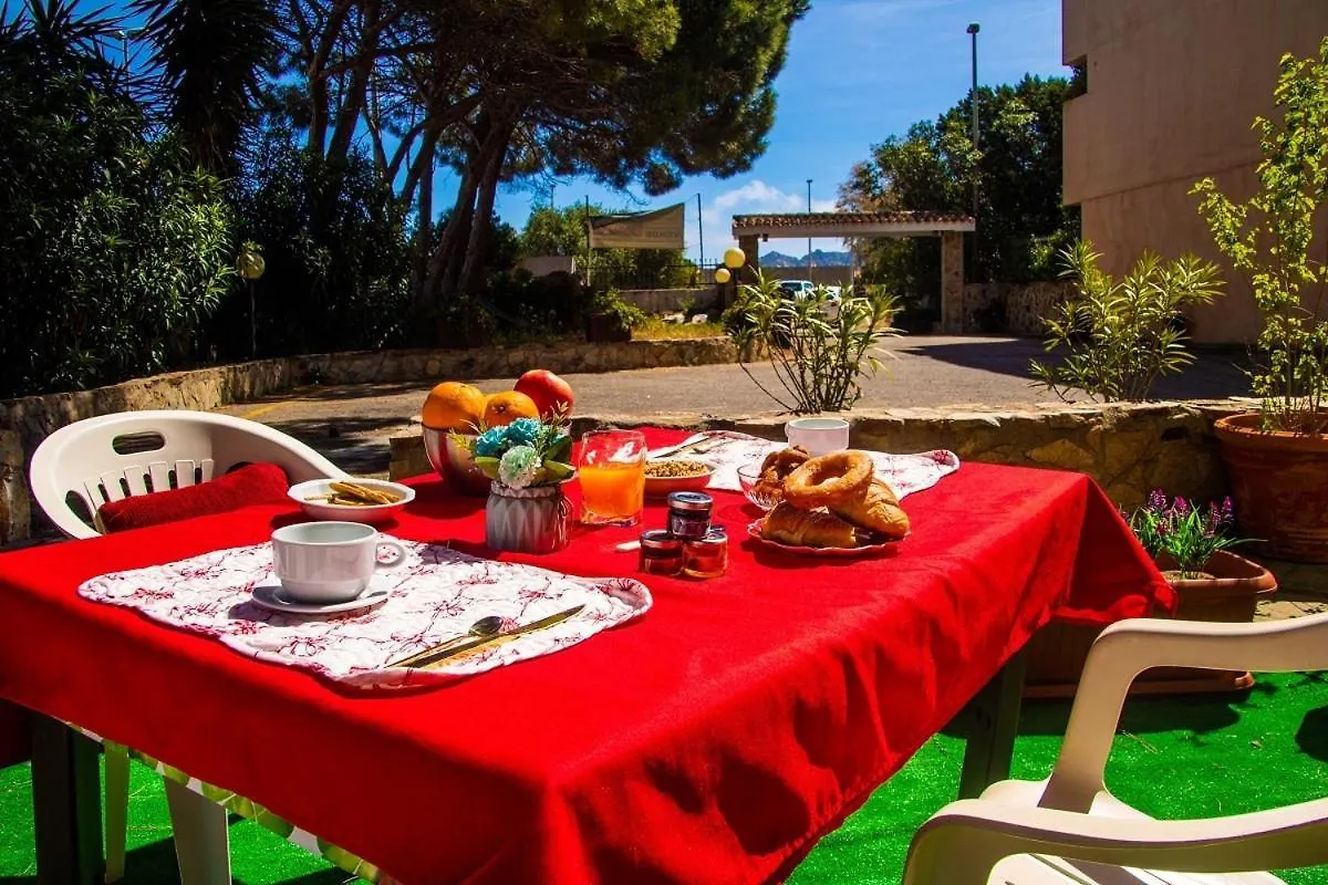 Casa Vacanze Bouganville La Maddalena Con Parcheggio Privato Apartament